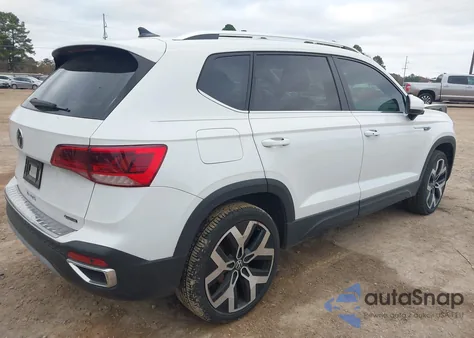 2022 Volkswagen Taos 1.5T Sel z USA, uszkodzony, nr VIN 3VV2X7B25NM074144